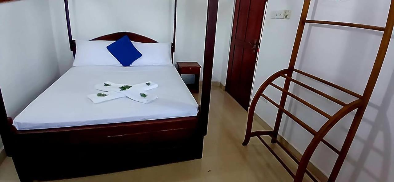 Oviniru Beach Hotel Negombo Zewnętrze zdjęcie