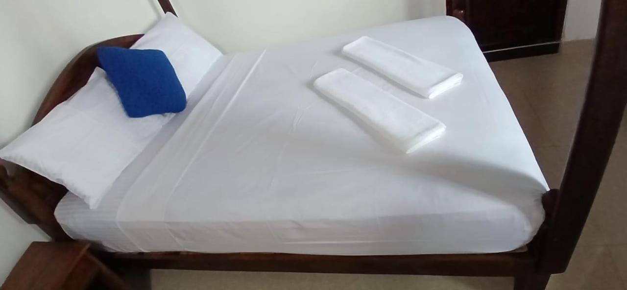 Oviniru Beach Hotel Negombo Zewnętrze zdjęcie